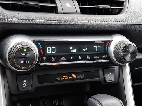 Certified 2025 Toyota RAV4 XLE image 19