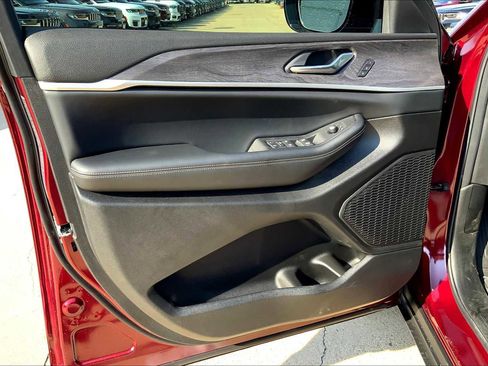 New 2025 Jeep Grand Cherokee Limited w/ Black Appearance Package image 10