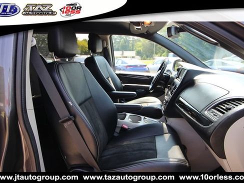Used 2020 Dodge Grand Caravan SXT FWD image 14