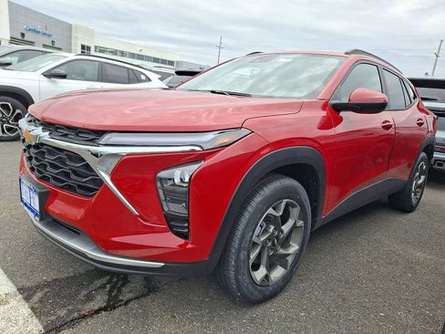 New 2026 Chevrolet Trax LT w/ Driver Confidence Package image 3