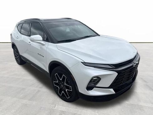 Used 2024 Chevrolet Blazer RS w/ Driver Confidence II Package AWD/4WD image 2
