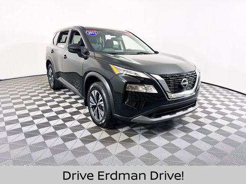 Certified 2022 Nissan Rogue SV FWD image 1