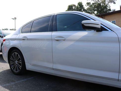 Used 2020 BMW 530i xDrive w/ Convenience Package image 9