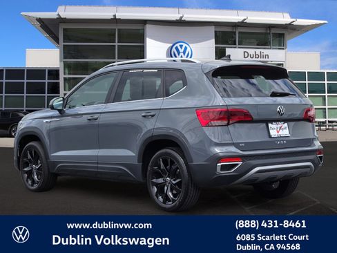 Certified 2024 Volkswagen Taos SE w/ Black Wheel Package FWD image 6