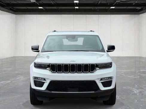 Used 2023 Jeep Grand Cherokee 4WD 4xe image 2