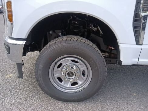 New 2026 Ford F250 XL w/ XL Chrome Package image 10