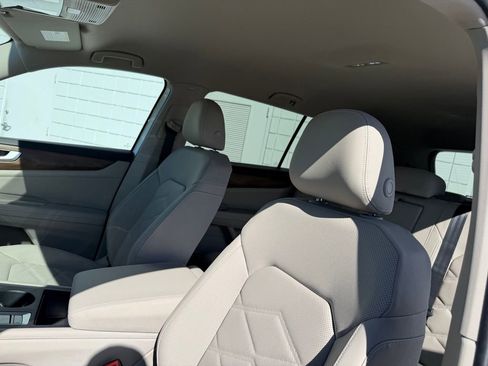 New 2026 Volkswagen Atlas SE FWD image 16