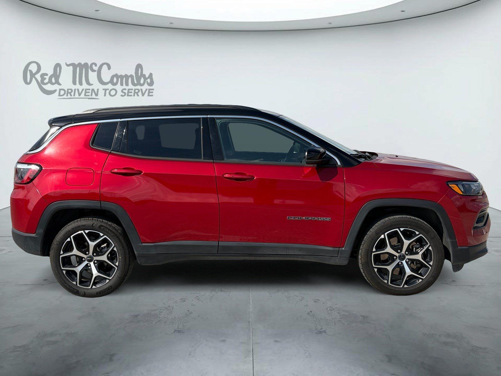 Used 2025 Jeep Compass Limited AWD/4WD image 4