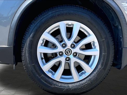 Used 2019 Nissan Rogue SV FWD image 11