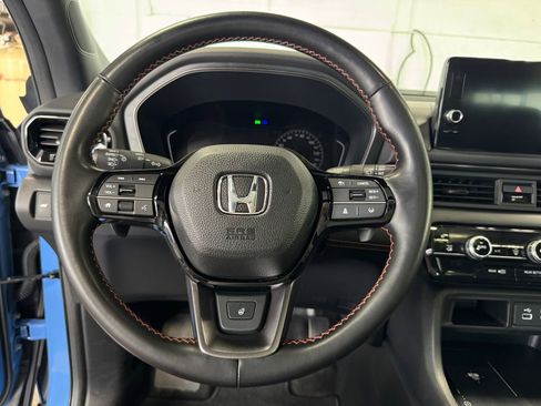 Used 2023 Honda Pilot TrailSport image 15