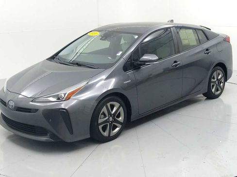 Used 2020 Toyota Prius XLE image 4