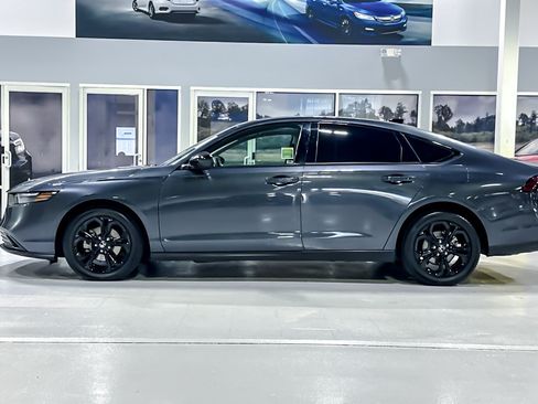 Used 2025 Honda Accord SE image 2