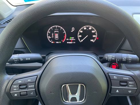 Certified 2025 Honda CR-V EX image 14