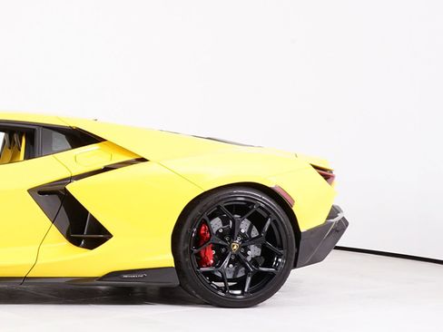 Used 2025 Lamborghini Revuelto AWD/4WD image 13
