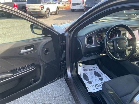 Used 2020 Dodge Charger SXT image 10