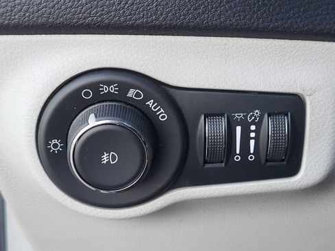 Used 2017 Jeep Compass Limited w/ Navigation Group image 15