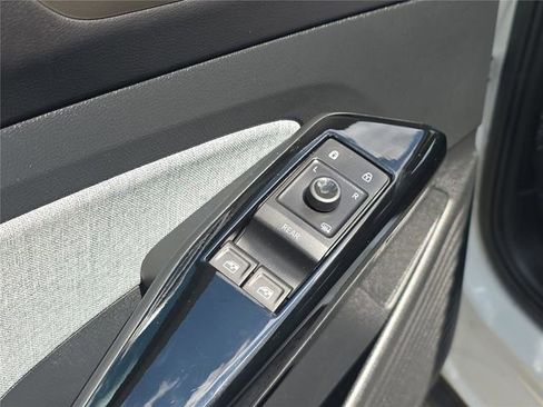 Certified 2023 Volkswagen ID.4 Pro RWD image 12