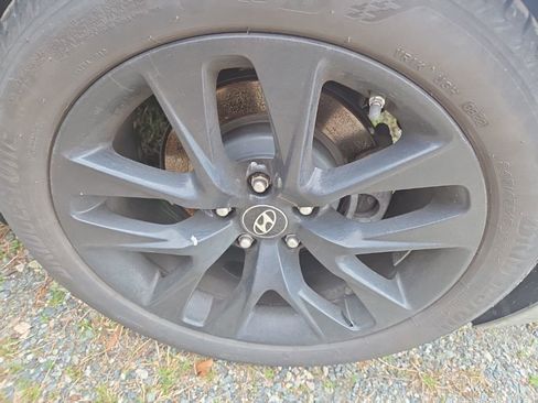 Used 2013 Hyundai Genesis 2.0T image 10