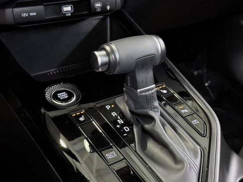 Used 2023 Kia Niro EX image 31