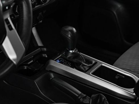 Used 2021 Toyota Tacoma SR5 image 21