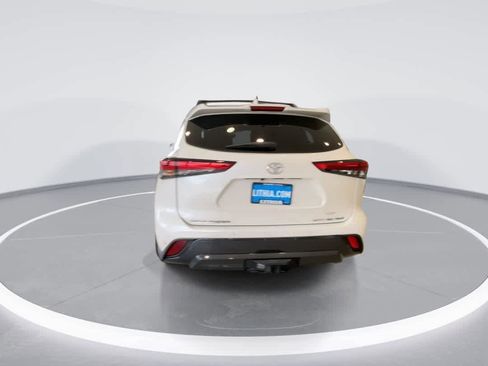 Used 2021 Toyota Highlander Limited AWD/4WD image 7