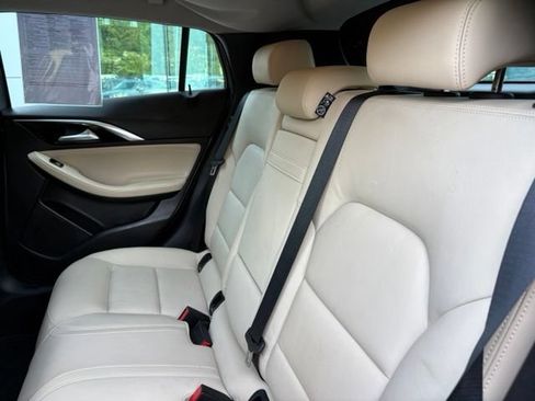 Used 2017 INFINITI QX30 Premium w/ Navigation Package FWD image 22
