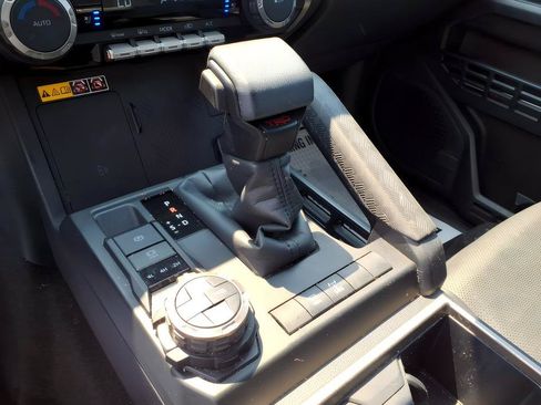 Used 2025 Toyota 4Runner TRD Off-Road Premium AWD/4WD image 23