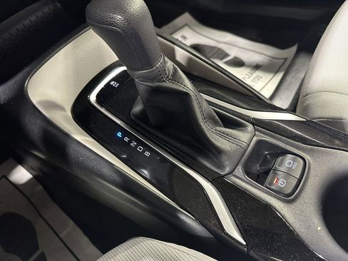 Used 2020 Toyota Corolla LE image 17