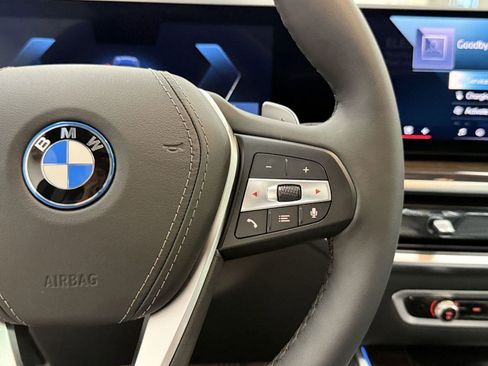 Used 2025 BMW X5 xDrive50e w/ Premium Package image 25