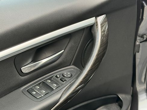 Used 2018 BMW 330i Sedan w/ Convenience Package image 12