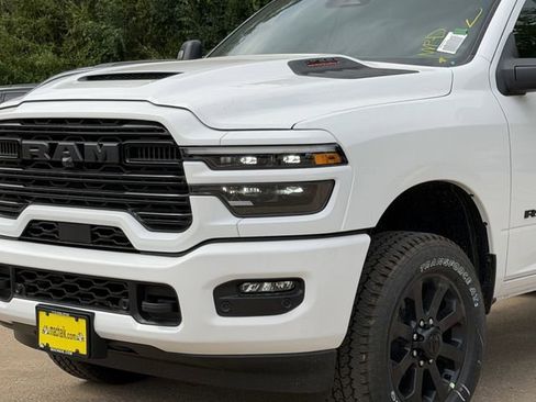 New 2026 RAM 2500 Laramie AWD/4WD image 8