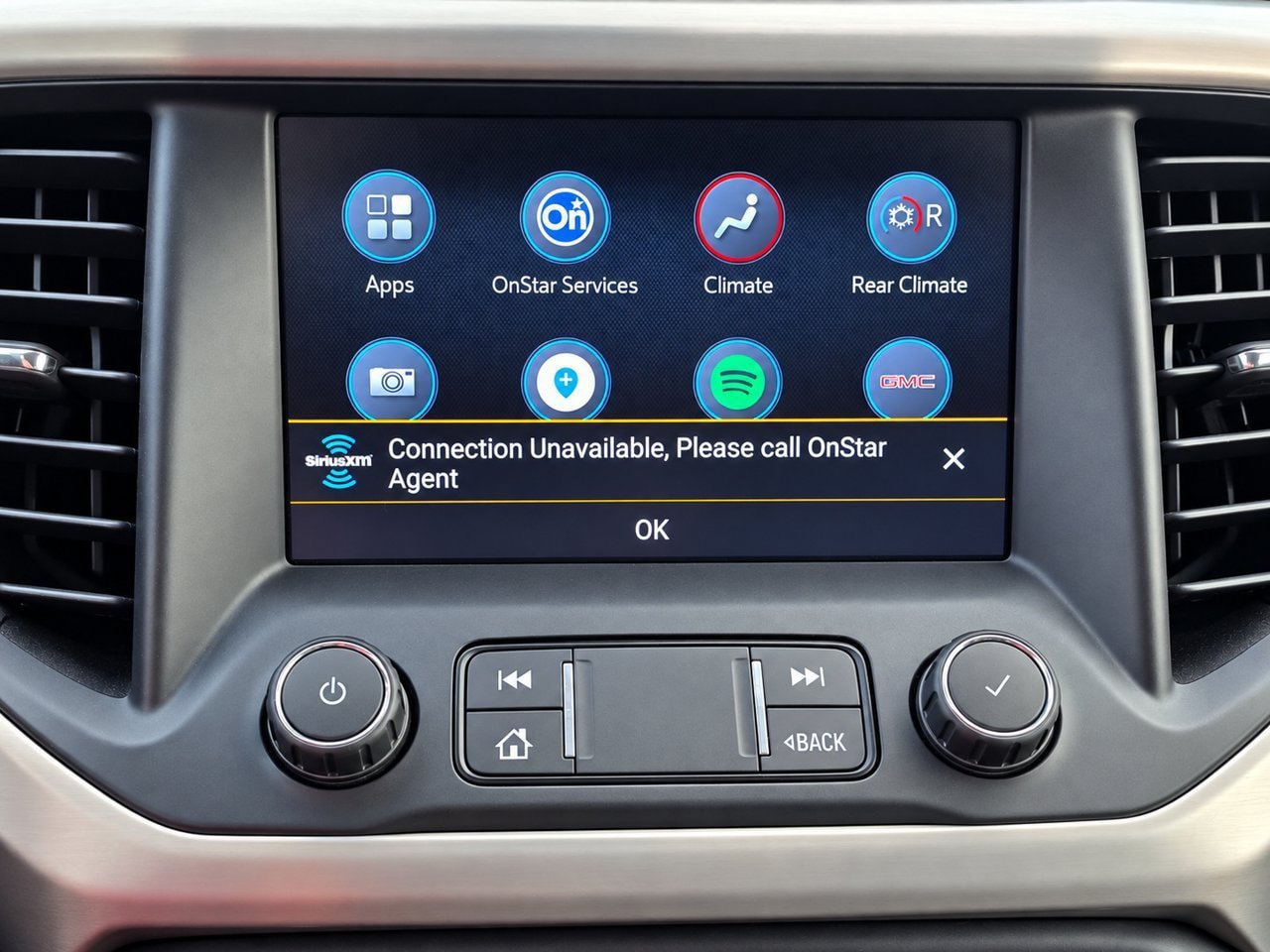 Used 2021 GMC Acadia Denali w/ Denali Technology Package FWD image 16