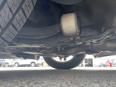 Used 2010 Lincoln MKS FWD image 25