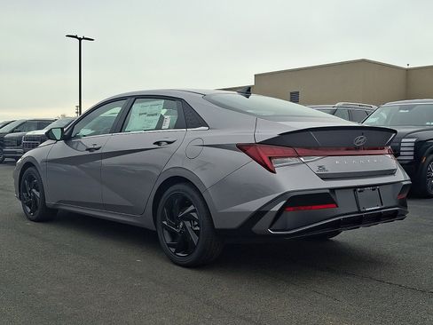 New 2026 Hyundai Elantra SEL Sport Premium image 3