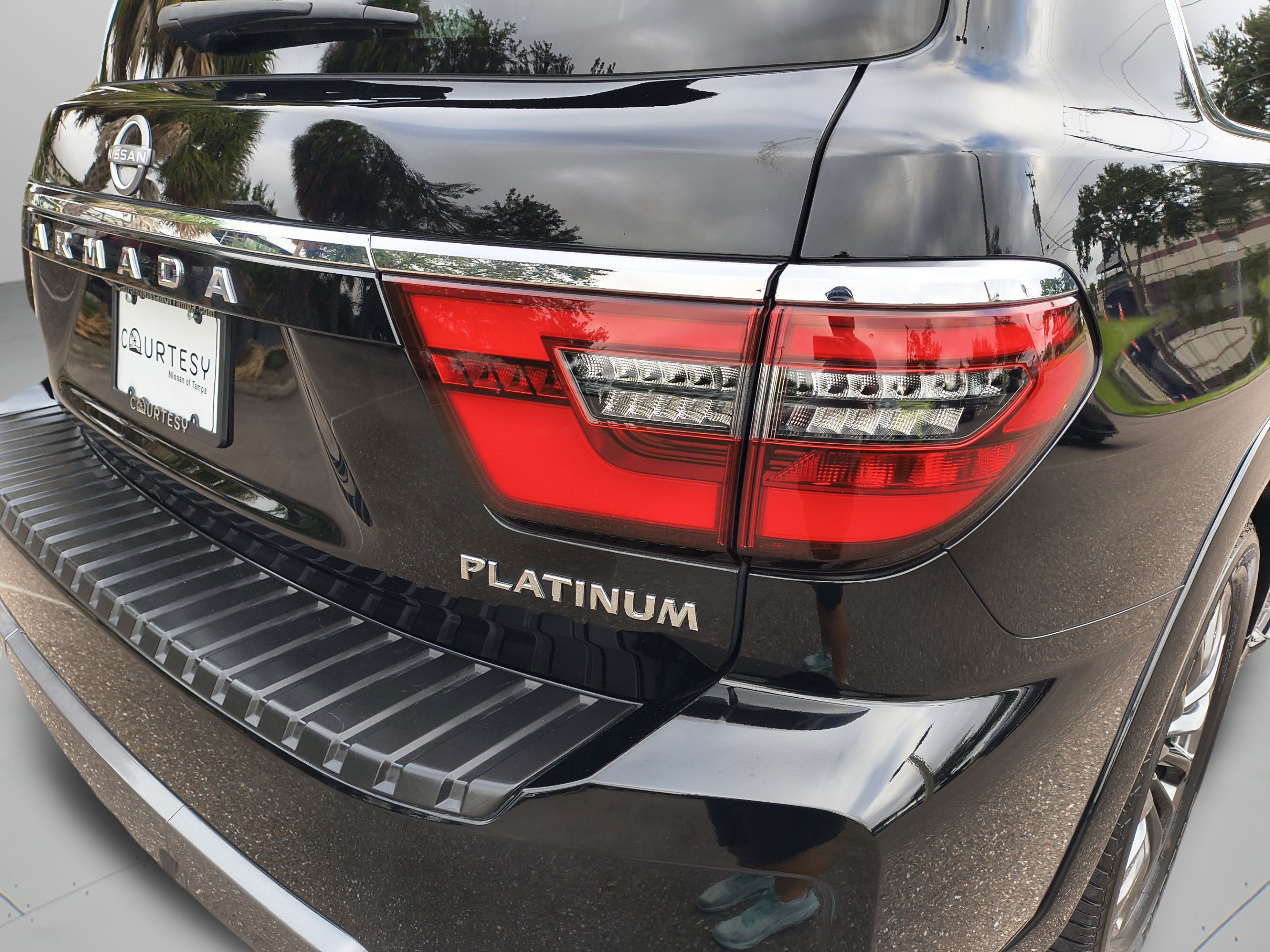 Used 2023 Nissan Armada Platinum w/ Captain's Chairs Package RWD image 40