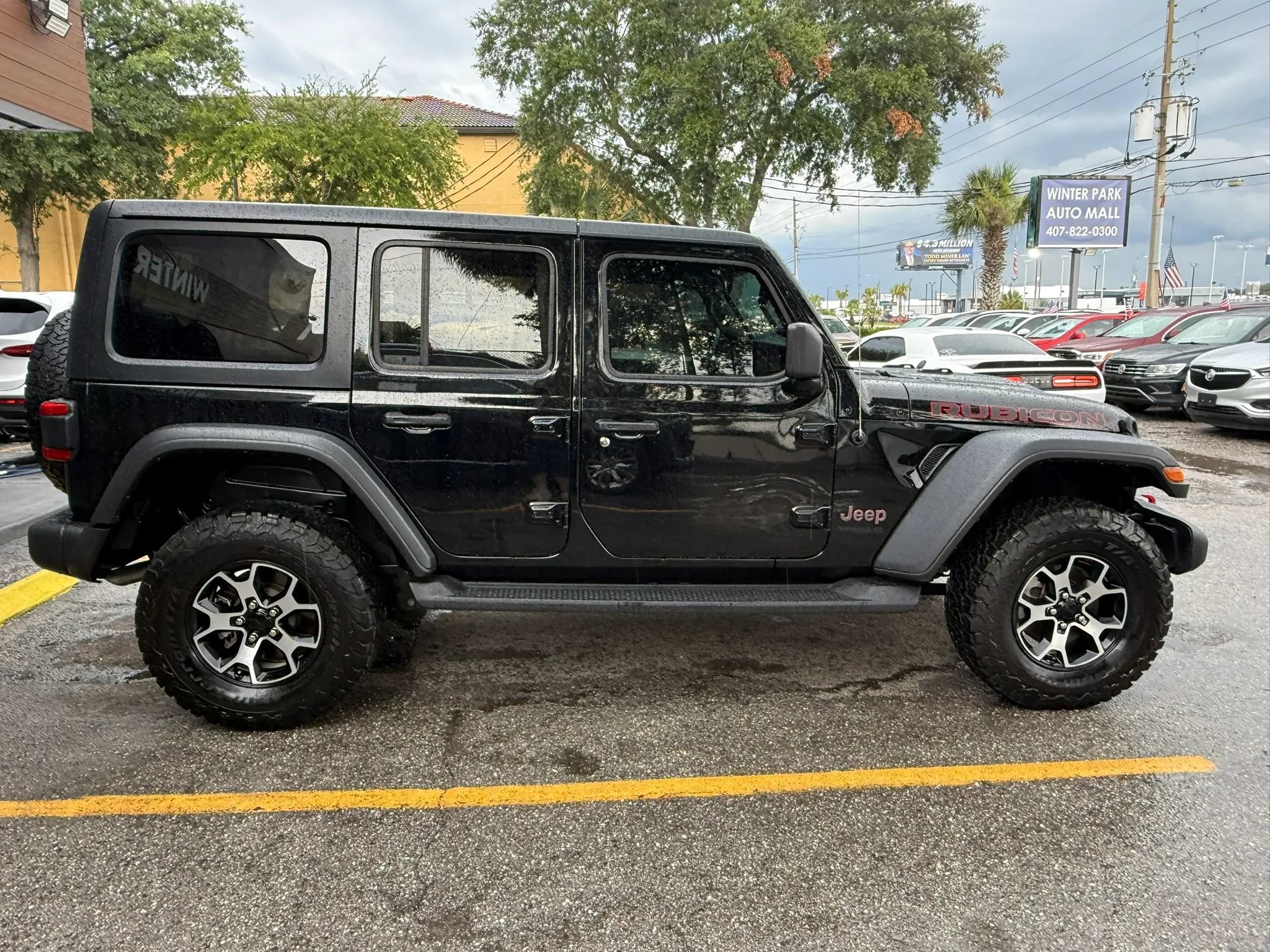 Used 2022 Jeep Wrangler Unlimited Rubicon w/ LED Lighting Group AWD/4WD image 5