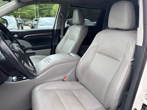 Used 2015 Toyota Highlander Limited AWD/4WD image 17