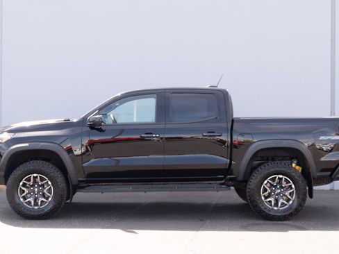 Used 2026 Chevrolet Colorado ZR2 w/ Technology Package AWD/4WD image 27
