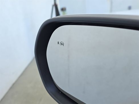 New 2026 Chevrolet Equinox LT image 33