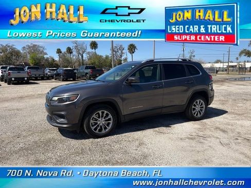 Used 2021 Jeep Cherokee Latitude Plus image 3