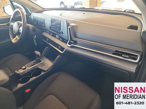 Used 2024 Kia Sportage LX image 15