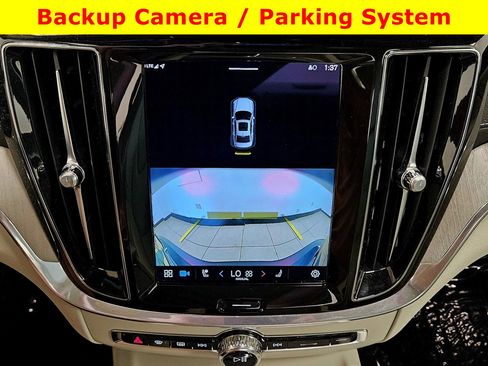 Used 2023 Volvo S60 B5 Ultimate w/ Climate Package image 21