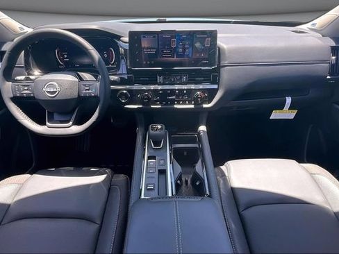 New 2026 Nissan Pathfinder SL FWD image 5