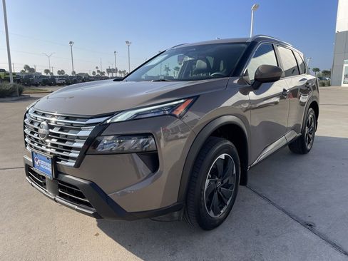 Certified 2024 Nissan Rogue SV w/ SV Premium Package image 5