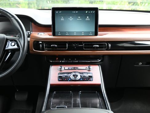 Used 2021 Lincoln Aviator Grand Touring w/ Equipment Group 302A AWD/4WD image 28