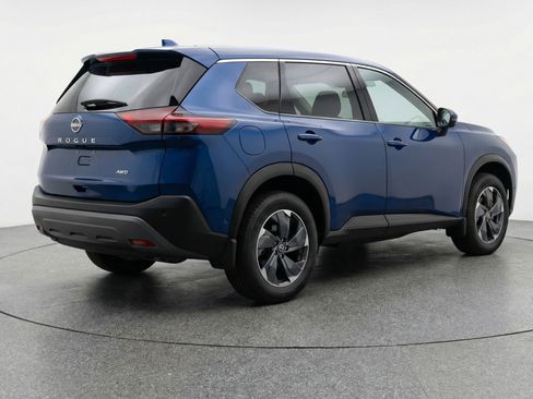 Used 2025 Nissan Rogue SV AWD/4WD image 9