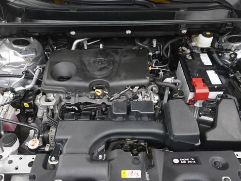 Used 2022 Toyota RAV4 LE AWD/4WD image 28