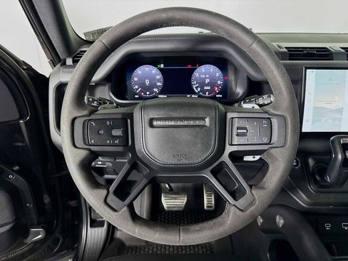 Used 2023 Land Rover Defender 90 V8 AWD/4WD image 11