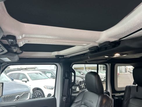 Used 2023 Jeep Wrangler Sahara w/ Cold Weather Group image 30