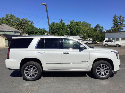 Used 2020 GMC Yukon Denali AWD/4WD image 2